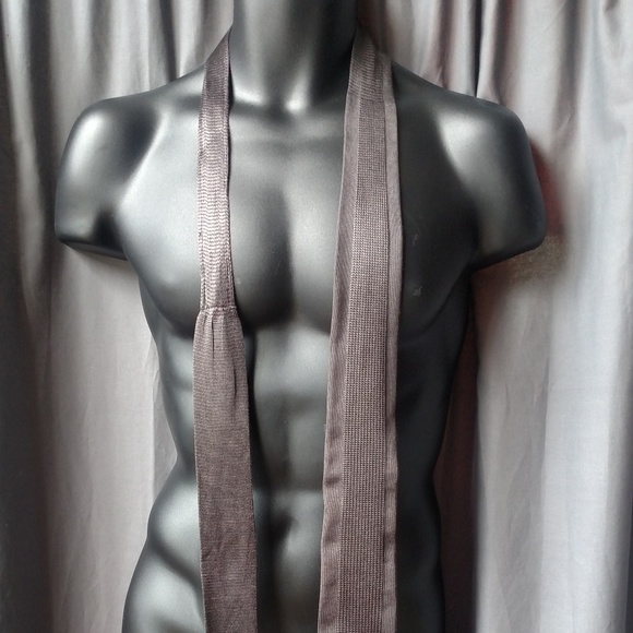 YSL Rive Gauche Silk Grenadine Tie in Mauve - Picture 4 of 8